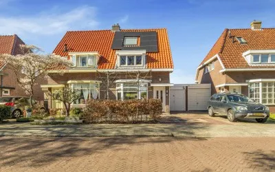 Tussenwoning te koop: Oosterstreng 142, Commandeurs Heemskerk