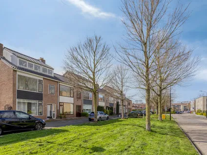 Tussenwoning te koop: Oostertuinen 28, Oostertuinen Beverwijk