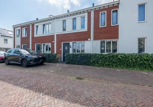 Tussenwoning te koop: Oosterwal 4, Kloosterveste Assen
