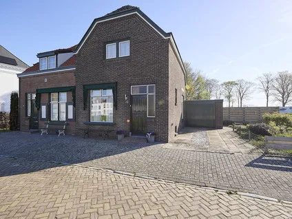 Twee-onder-één-kap te koop: Oostkade 33, Kern Sas van Gent Sas Van Gent