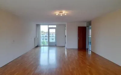 Appartement te huur: Oostmaaslaan 332, Struisenburg Rotterdam
