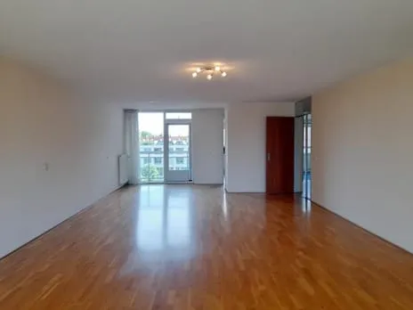 Appartement te huur: Oostmaaslaan 332, Struisenburg Rotterdam