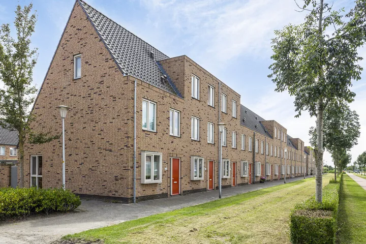 Terraced house for rent: Oostmeerlaan 253, Merenbuurt Berkel En Rodenrijs