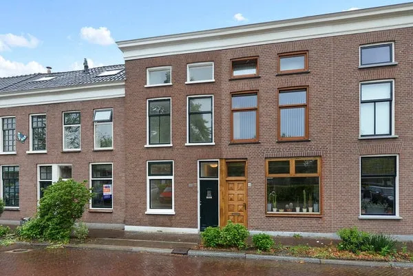 Terraced house for rent: Oostplantsoen 11, Centrum-Oost Delft