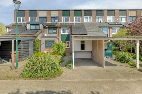 Tussenwoning te koop: Oostwijk 25, Linschoten Linschoten