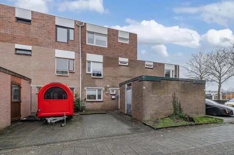 Tussenwoning te koop: Oostzeestraat 33, Zeeenbuurt Lelystad