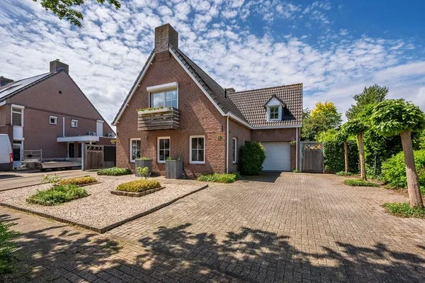 Detached house for sale: Op de Leues 27, Kern Hout-Blerick Venlo