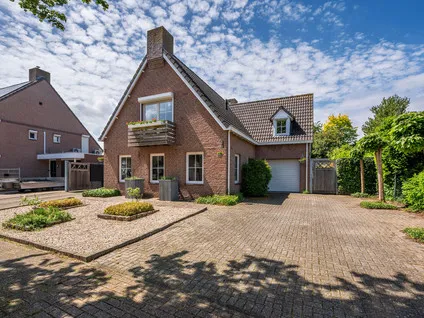 Vrijstaande woning te koop: Op de Leues 27, Kern Hout-Blerick Venlo