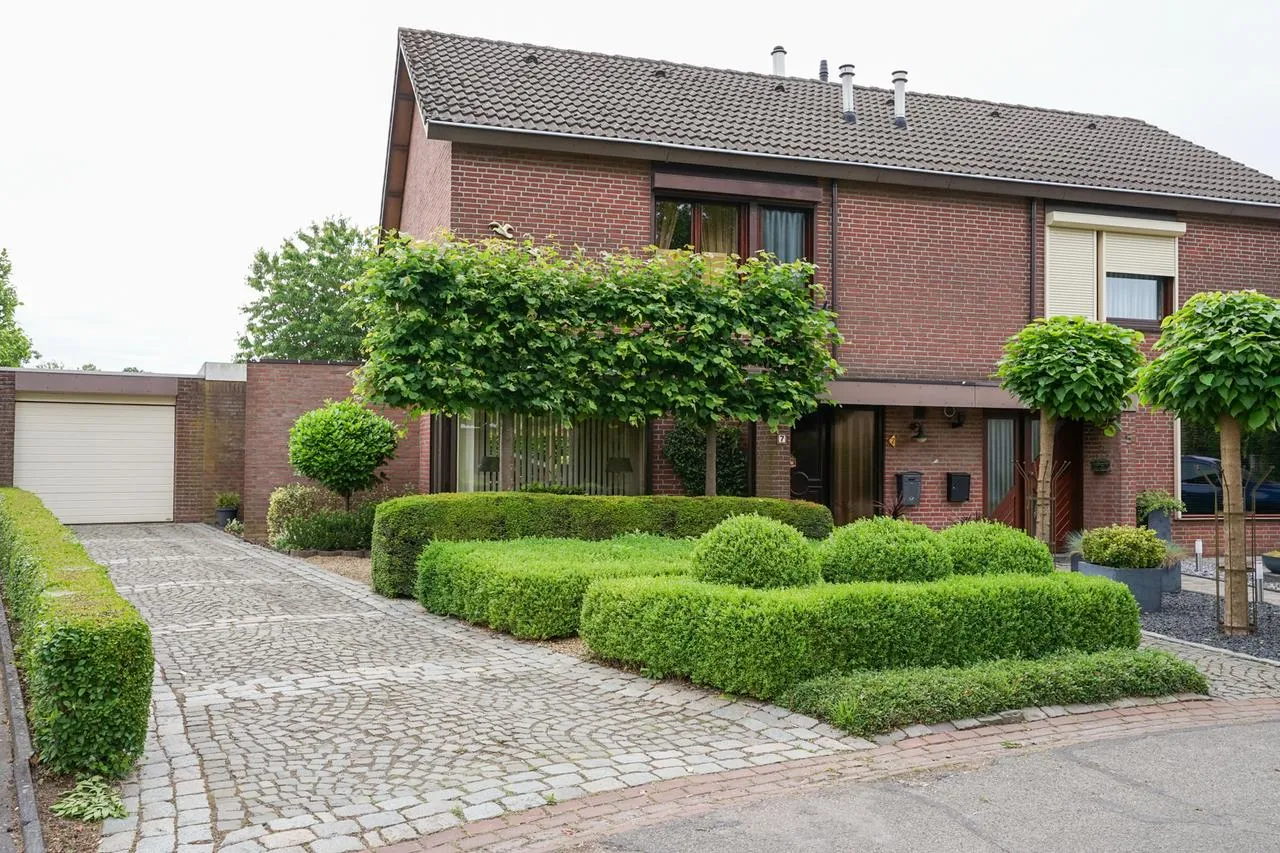 Twee-onder-één-kap te koop: Op het Bergske 7, Landgraaf