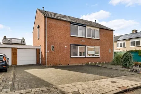 Tussenwoning te koop: Op de Brakerhoef 19, Wessem Wessem
