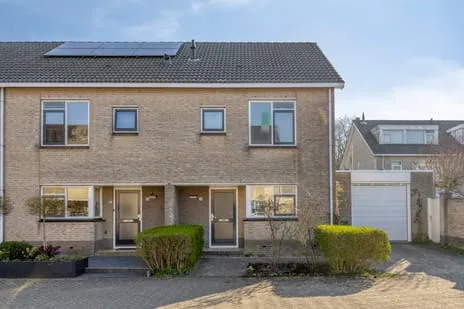 Tussenwoning te koop: Opaalstraat 12, Edelstenenbuurt Alphen Aan Den Rijn
