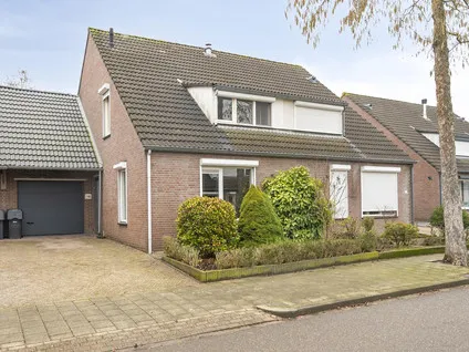 Tussenwoning te koop: Opbraakstraat 38, Geleen