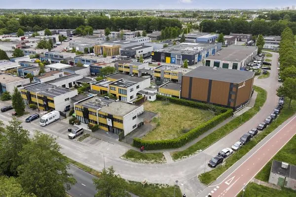 Twee-onder-één-kap te koop: Operetteweg 74, Bedrijventerrein Felsersplaats Almere
