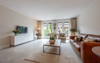 Terraced house for sale: Opper Van Treurenstraat 7, Heinenoord Woonkern Heinenoord