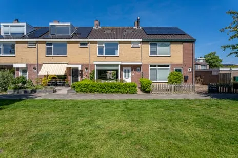 Tussenwoning te koop: Oranje Nassaulaan 32, De Knip Voorhout