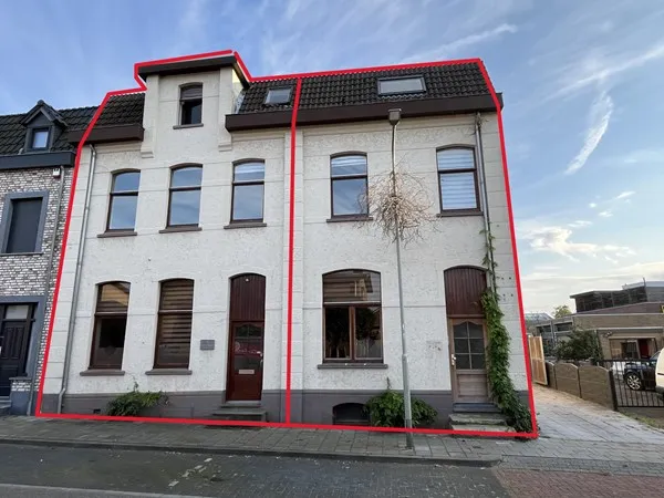 Tussenwoning te koop: Oranje Nassaustraat 10, Landgraaf