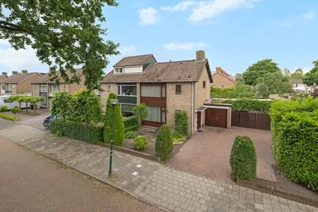 Twee-onder-één-kap te koop: Oranje Nassaustraat 15, Staatsliedenbuurt Kaatsheuvel