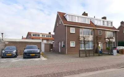 Twee-onder-één-kap te koop: Oranje Nassaustraat 25, Halfweg Halfweg