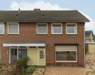 Twee-onder-één-kap te koop: Oranje Nassaustraat 7, Oeffelt Centrum Oeffelt