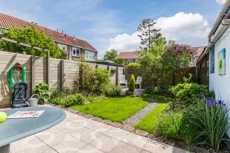 Hoekwoning te koop: Oranjeboomstraat 1, Westzaan Noord Westzaan