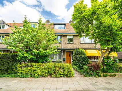 Tussenwoning te koop: Oranjekade 43, Bloemenwijk Voorschoten