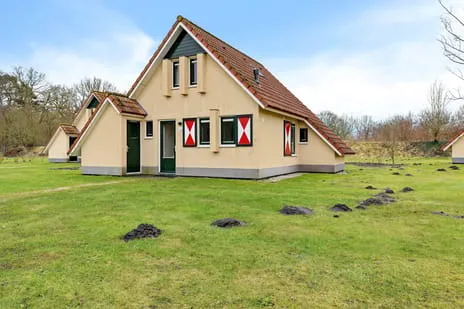 Woning te koop: Oranjekanaal NZ 10-0010, Verspreide huizen Wezuperbrug Wezuperbrug