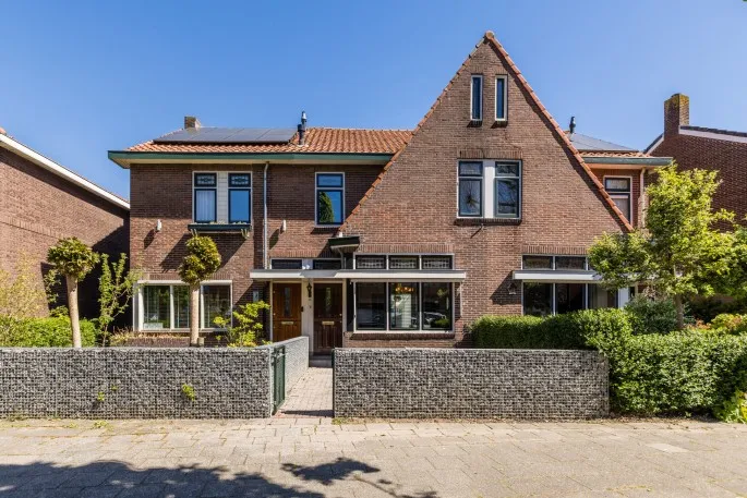 Tussenwoning te koop: Oranjelaan 11, Vijverwijk Bodegraven