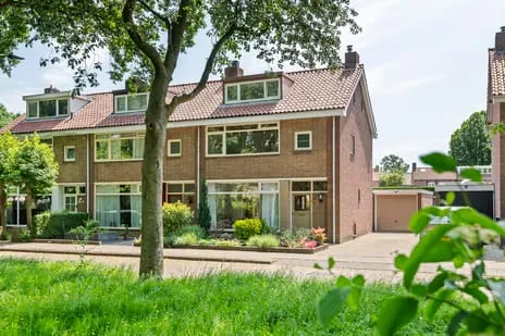 Hoekwoning te koop: Oranjelaan 15, Elzenpas Tiel