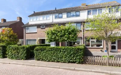 Tussenwoning te koop: Oranjelaan 18, Kern-Dorp Giessenburg