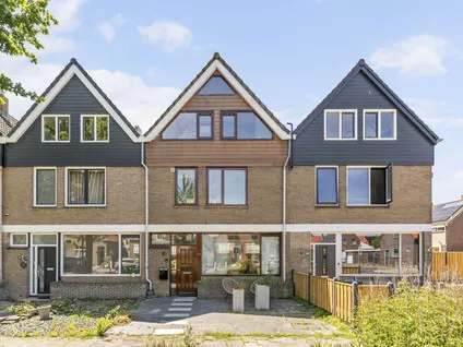 Tussenwoning te koop: Oranjelaan 20, Rozenburg Rozenburg