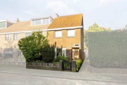 Hoekwoning te koop: Oranjelaan 38, Oranjebuurt Vlaardingen
