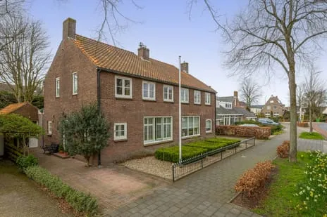 Twee-onder-één-kap te koop: Oranjelaan 4, Oranjebuurt Lisse