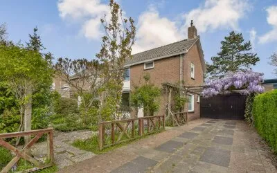 Twee-onder-één-kap te koop: Oranjelaan 6, Oranjebuurt Spijkenisse