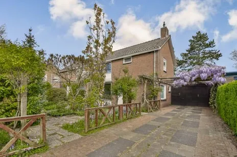 Semi-detached for sale: Oranjelaan 6, Oranjebuurt Spijkenisse