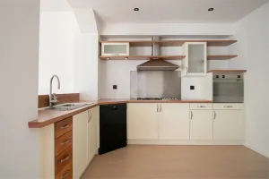 Woning te huur: Oranjelaan, West Helmond