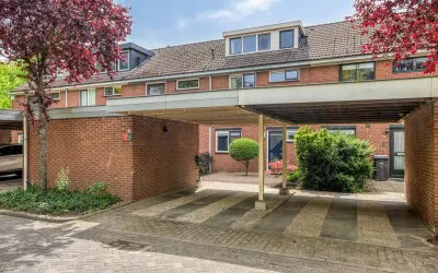 Tussenwoning te koop: Oranjepark 4, Harmelen-Zuid (dorp) Harmelen