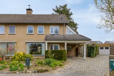 Twee-onder-één-kap te koop: Oranjeplein 6, Middelrode Berlicum