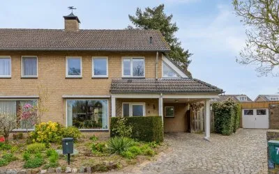 Twee-onder-één-kap te koop: Oranjeplein 6, Middelrode Berlicum