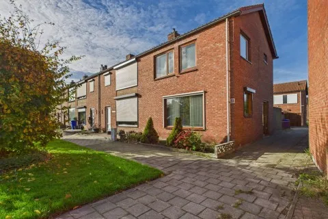 Hoekwoning te koop: Oranjestraat 11, Sas Van Gent
