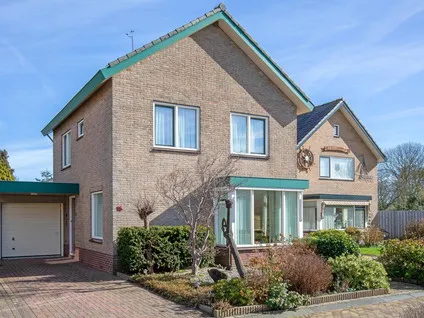 Vrijstaande woning te koop: Oranjestraat 15, Oosterend