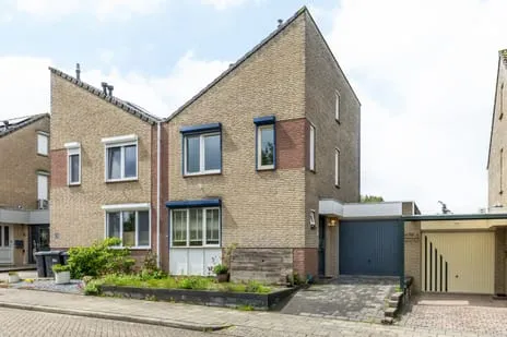 Tussenwoning te koop: Orchideehof 13, Nieuw-Einde Heerlen