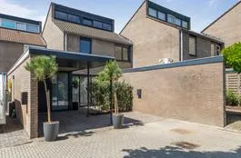 Tussenwoning te koop: Oringerbrink 48, Bargeres Emmen