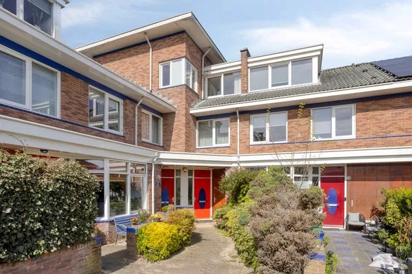 Tussenwoning te koop: Oscar Romeroplein 35, Houtwijk 'S-Gravenhage