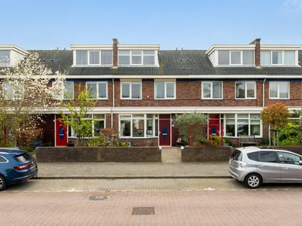 Tussenwoning te koop: Oscar Romeroplein 6, Houtwijk 'S-Gravenhage
