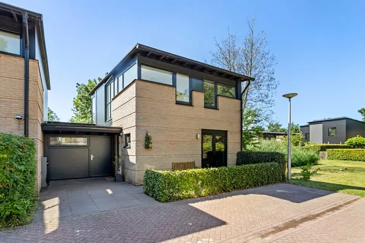 Corner house for sale: Oskar Nedbalhof 13, Terwijde-West Utrecht