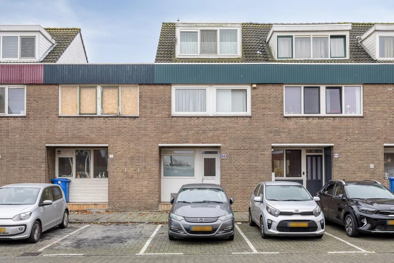 Tussenwoning te koop: Ossenisseweg 88, Rotterdam