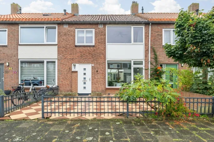 Tussenwoning te koop: Otterring 72, Breda
