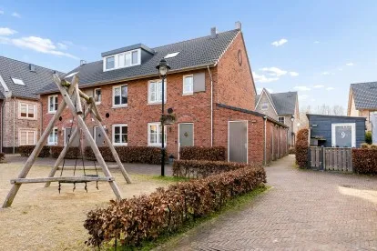 Hoekwoning te koop: Otto Sternstraat 16, Nobelhorst West Almere