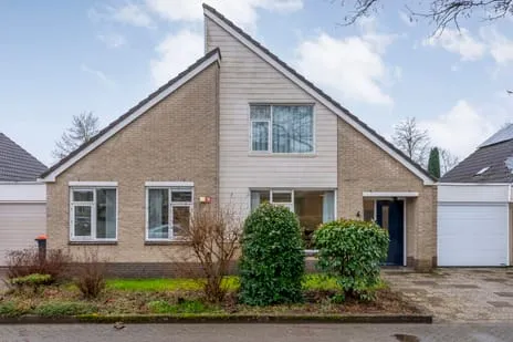 Tussenwoning te koop: Otto Smikstraat 6, Schellerbroek Zwolle
