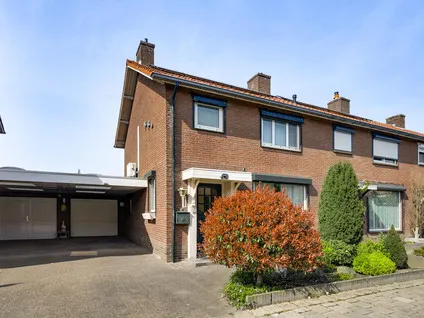 Tussenwoning te koop: Otto van Thuringenstraat 7, Biest Weert